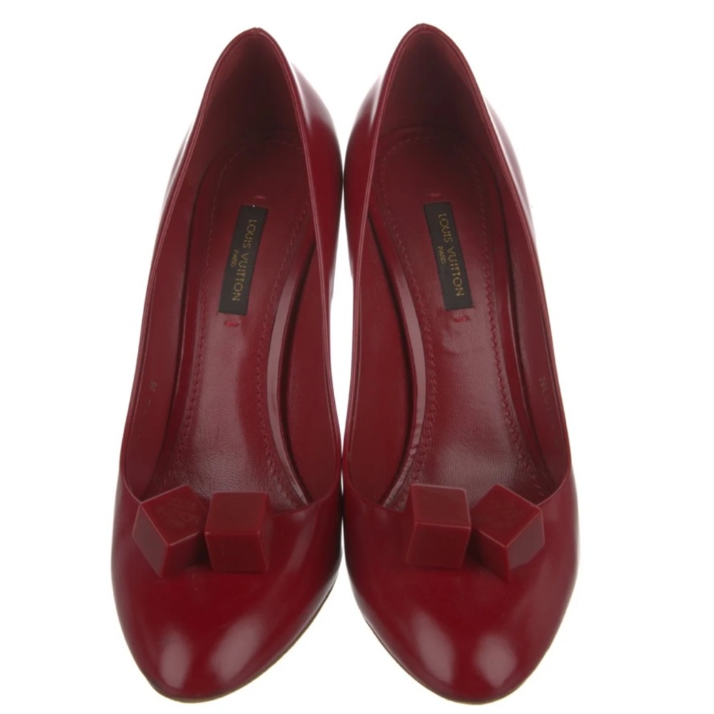 Louis Vuitton
Leather Pumps